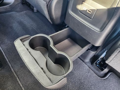 Used 2023 GMC Acadia SLE image 14