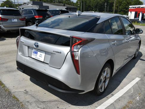 Used 2016 Toyota Prius Four Touring w/ Premium Convenience Package FWD image 6