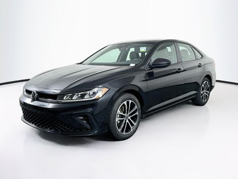 Used 2025 Volkswagen Jetta Sport FWD image 3