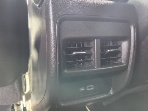 Used 2024 Cadillac XT4 Premium Luxury AWD/4WD image 15