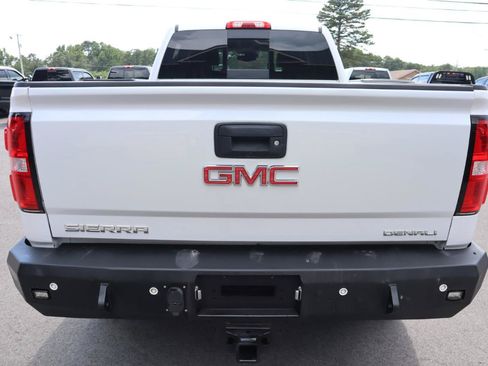 Used 2018 GMC Sierra 2500 Denali w/ Duramax Plus Package AWD/4WD image 8
