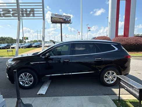 Used 2018 Buick Enclave Essence FWD image 4
