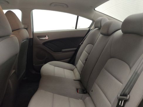 Used 2018 Kia Forte LX image 18