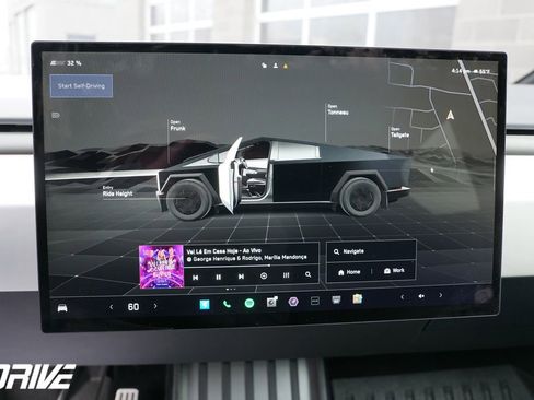 Used 2024 Tesla Cybertruck AWD Crew Cab image 21