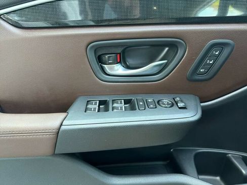Used 2025 Honda Pilot Elite image 13