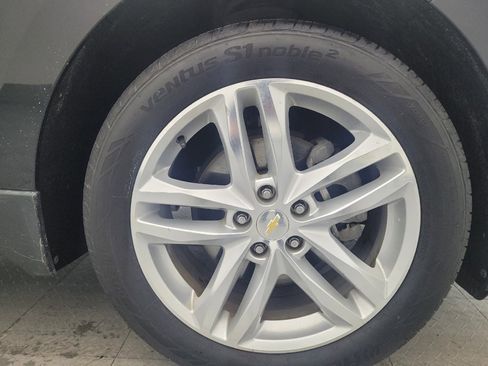 Used 2019 Chevrolet Equinox Premier FWD image 31