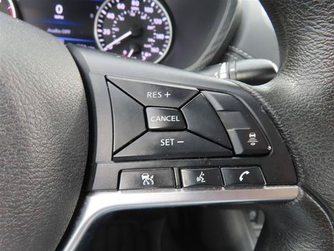 Used 2025 Nissan Sentra SV FWD image 22