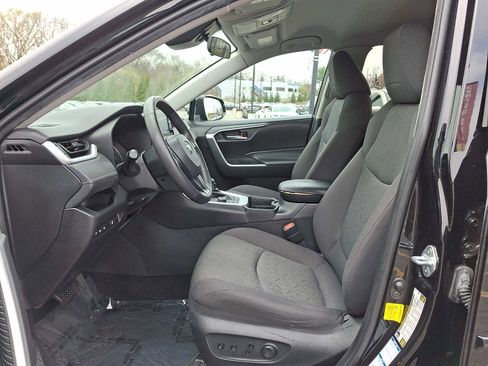 Used 2021 Toyota RAV4 XLE w/ XLE Grade Weather Package image 13