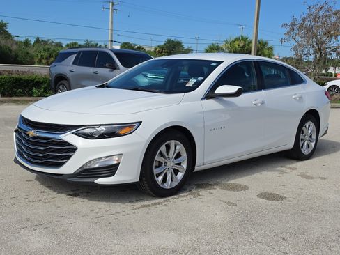 Used 2023 Chevrolet Malibu LT FWD image 2