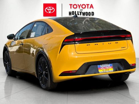 New 2027 Toyota Prius FWD image 6