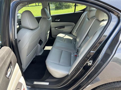 Used 2016 Acura TLX FWD image 15