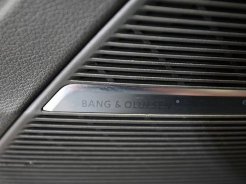 Used 2022 Audi Q8 Premium Plus w/ Premium Plus Package image 23