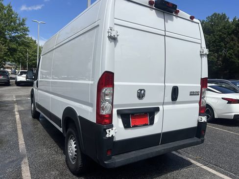 Used 2025 RAM ProMaster 2500 w/ Convenience Group FWD image 2