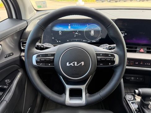 Used 2025 Kia Sportage SX AWD/4WD image 16