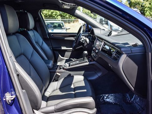 Used 2023 Porsche Macan image 15