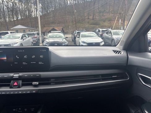 Used 2025 Kia K4 LXS FWD image 36
