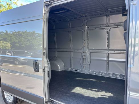 Used 2025 RAM ProMaster 2500 w/ Quick Order Package 22H SLT+ FWD image 7
