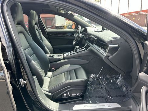 Used 2020 Porsche Panamera 4 image 14