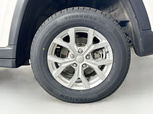 Used 2023 Jeep Grand Cherokee Limited AWD/4WD image 11