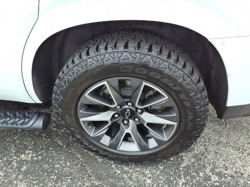 Used 2023 Chevrolet Tahoe Z71 w/ Luxury Package AWD/4WD image 43