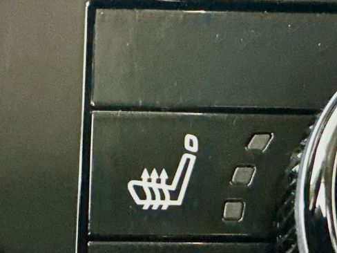 Used 2024 Nissan Armada SV RWD image 25