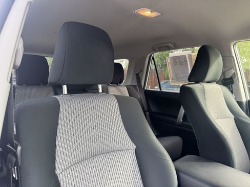 Used 2020 Toyota 4Runner SR5 AWD/4WD image 20