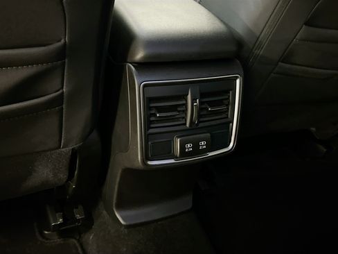 Used 2024 Subaru Forester Premium AWD/4WD image 28