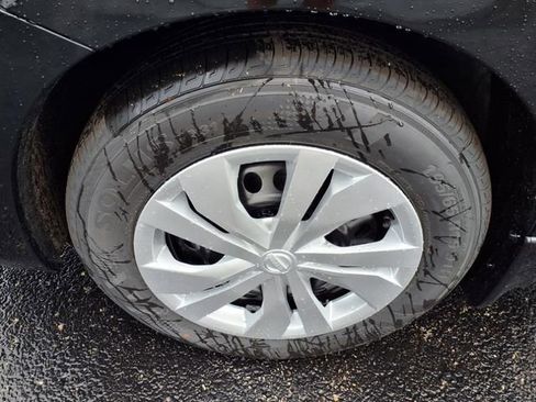 Certified 2025 Nissan Versa S w/ Trunk Package image 9