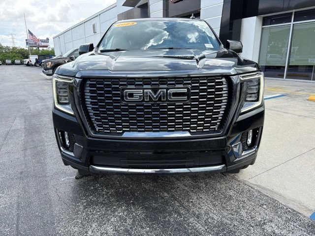 Used 2023 GMC Yukon Denali Ultimate AWD/4WD image 2