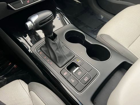 Used 2019 Kia Sorento SX image 41