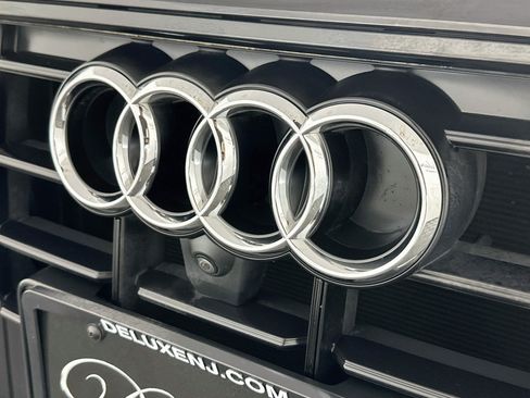 Used 2019 Audi Q8 Premium Plus w/ Premium Plus AWD/4WD image 35