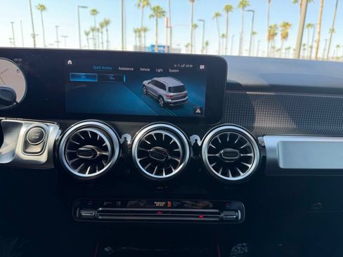 Used 2023 Mercedes-Benz EQB 250+ image 11