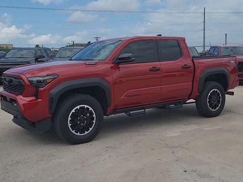 Used 2025 Toyota Tacoma TRD Off-Road w/ TRD Off Road Upgrade Package AWD/4WD image 3