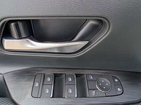 Used 2025 Nissan Kicks SR FWD image 20