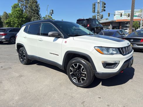 Used 2020 Jeep Compass Trailhawk AWD/4WD image 10