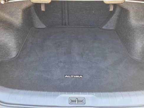Used 2024 Nissan Altima 2.5 SV FWD image 14