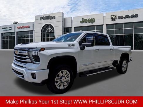 Used 2024 Chevrolet Silverado 3500 High Country w/ High Country Premium Package AWD/4WD image 7