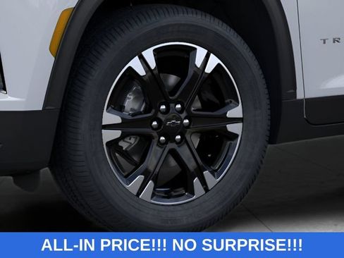 New 2027 Chevrolet Traverse LT w/ Sun and Wheel Package FWD image 19