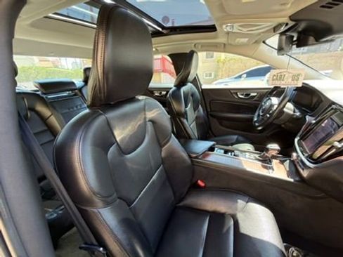 Used 2021 Volvo S60 T6 Momentum w/ Protection Package Premier AWD/4WD image 31