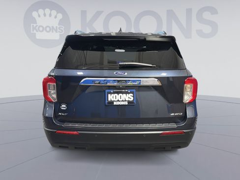 Used 2022 Ford Explorer XLT AWD/4WD image 5