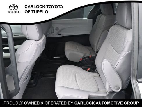 Used 2025 Toyota Sienna LE image 22