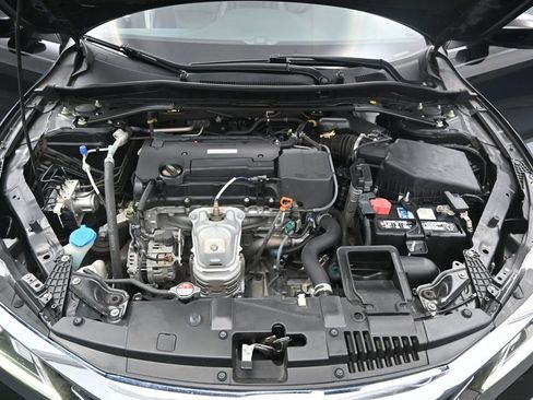 Used 2017 Honda Accord Sport Special Edition image 11