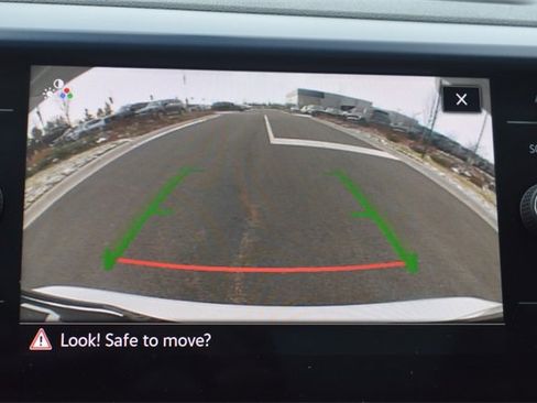 Used 2022 Volkswagen Taos SE image 34