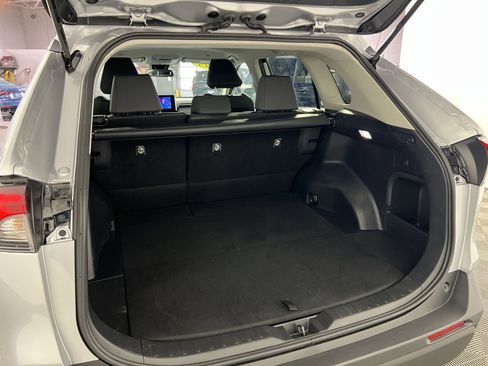Used 2025 Toyota RAV4 XLE image 26