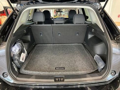 Used 2025 Volkswagen Tiguan S w/ 18" Wheel Package AWD/4WD image 17