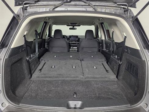 Used 2024 Nissan Pathfinder SV image 23