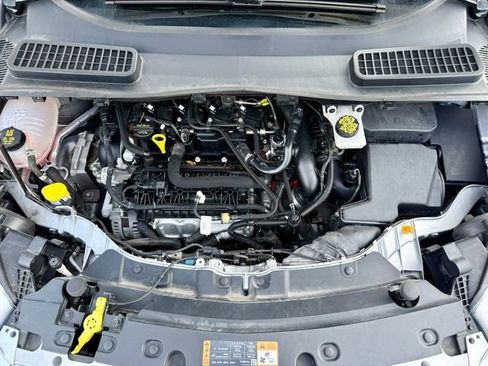 Used 2019 Ford Escape SE image 32