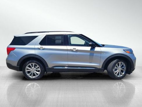 Certified 2023 Ford Explorer XLT w/ Equipment Group 202A AWD/4WD image 3