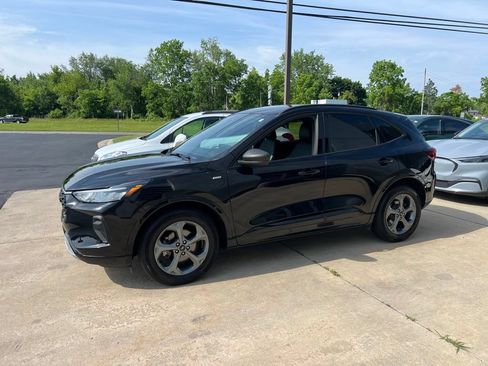 Used 2023 Ford Escape ST-Line w/ Tech Pack #1 AWD/4WD image 8