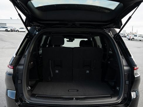 Used 2025 Jeep Grand Cherokee L Laredo RWD image 9